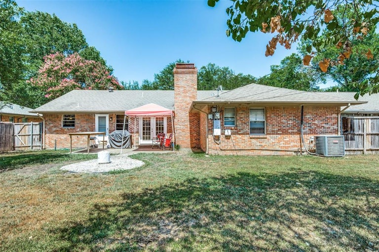 Photo 23 of 25 - 6845 Winchester St, Dallas, TX 75231
