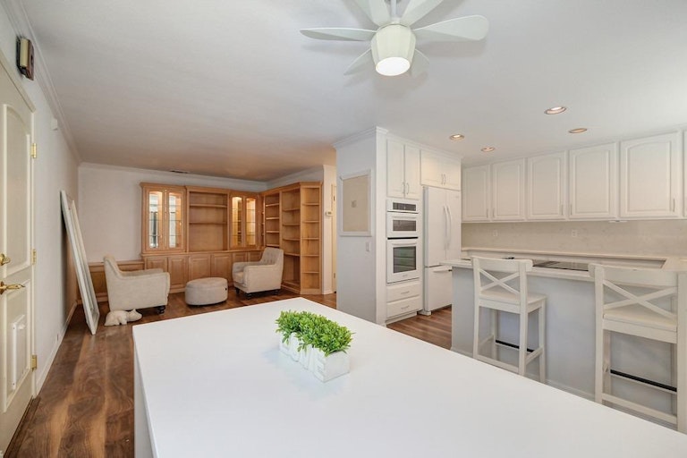 Photo 14 of 44 - 2174 Promontory Point Ln, Rancho Cordova, CA 95670