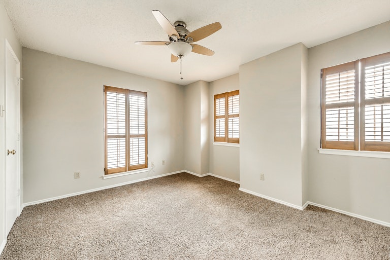 Photo 21 of 26 - 424 Caviness Dr, Grapevine, TX 76051