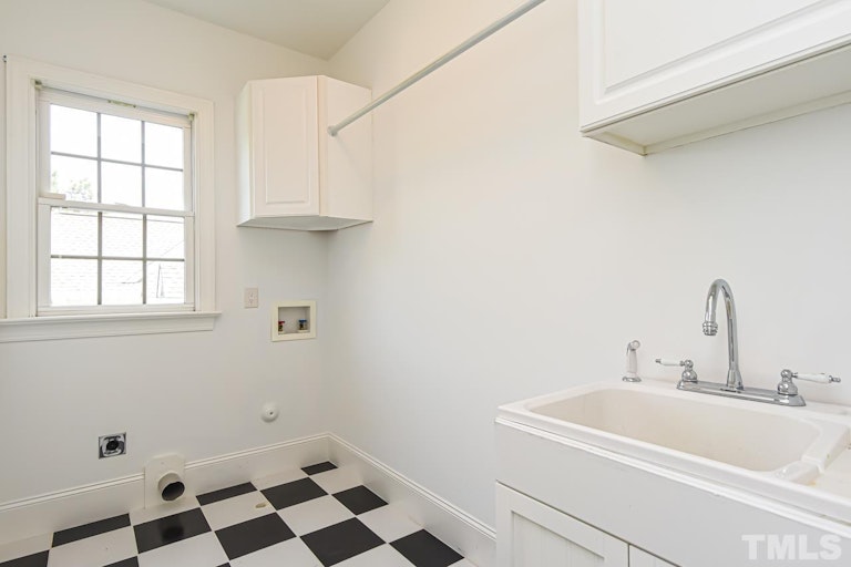 Photo 18 of 34 - 3912 Heritage View Trl, Wake Forest, NC 27587