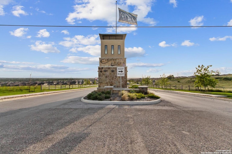 Photo 8 of 8 - 7943 Navarro Mls, San Antonio, TX 78252