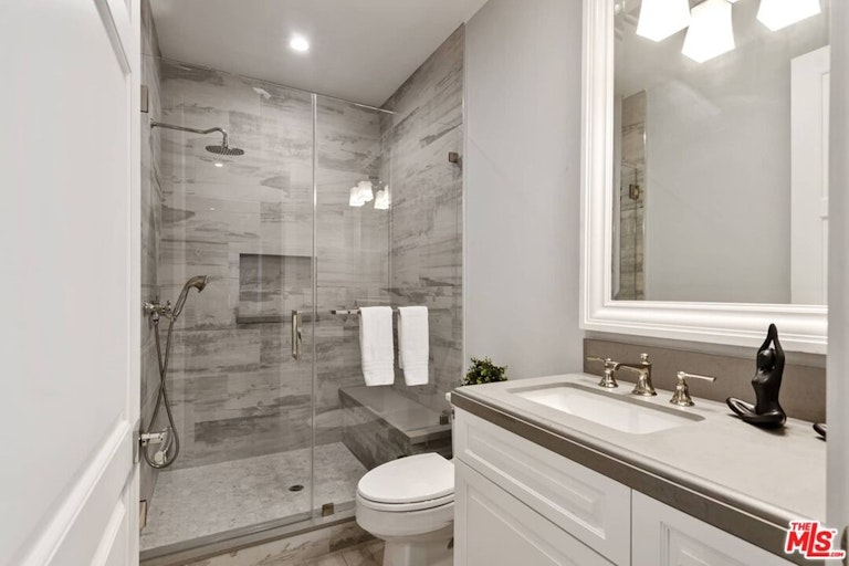 Photo 21 of 53 - 10526 Ohio Ave, Los Angeles, CA 90024