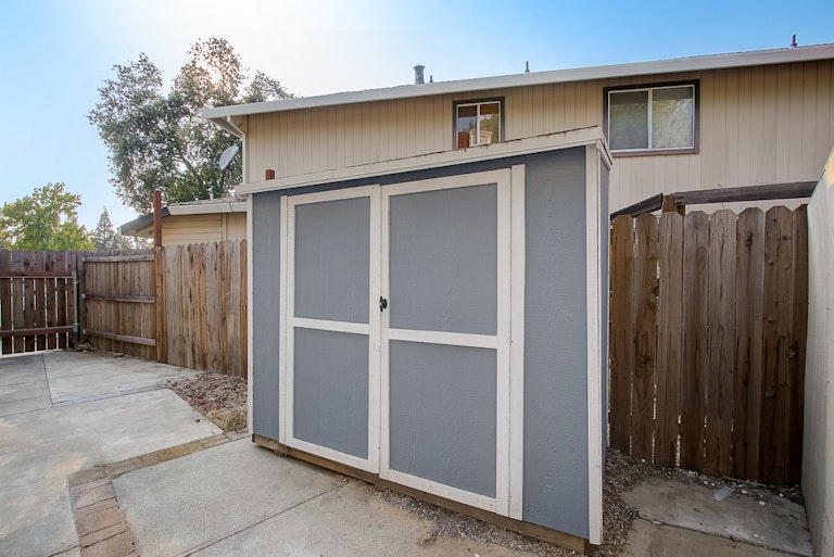 Photo 39 of 39 - 4025 Honey Rose Pl, Antelope, CA 95843