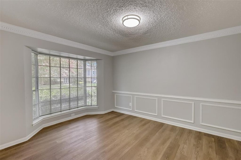 Photo 17 of 46 - 14002 Cedar Point Dr, Houston, TX 77070