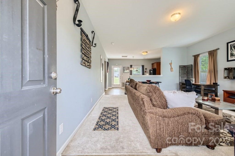 Photo 5 of 33 - 649 Cliffs Inn Cir, Charlotte, NC 28214