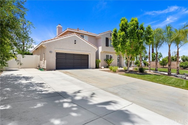Photo 4 of 44 - 8215 Lantern Pl, Riverside, CA 92508
