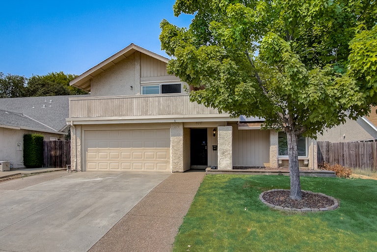 Photo 1 of 44 - 8017 Stone Canyon Cir, Citrus Heights, CA 95610