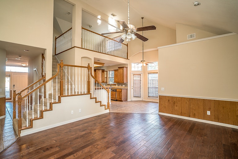 Photo 5 of 35 - 206 Martin Dr, Wylie, TX 75098