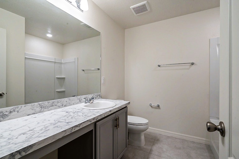 Photo 27 of 35 - 454 Sunfish Dr, Winter Haven, FL 33881