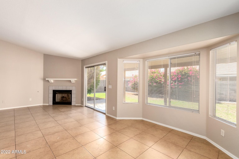 Photo 5 of 16 - 483 E Monterey St, Chandler, AZ 85225