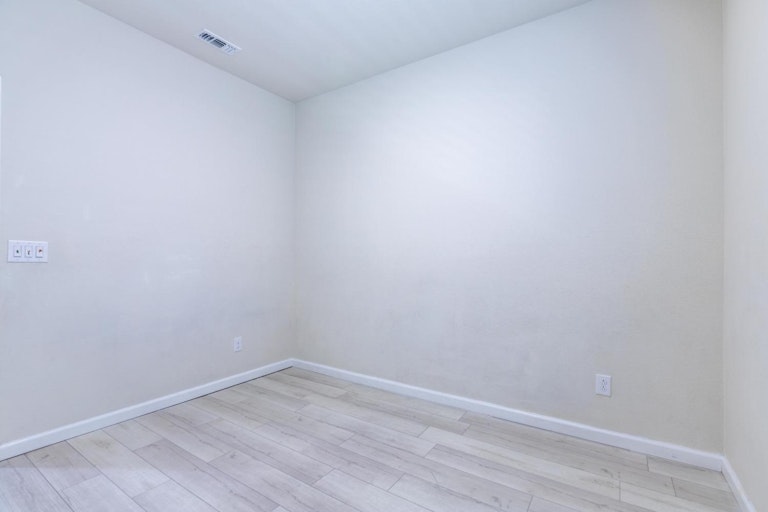 Photo 21 of 51 - 7553 Chappelle Way, Elk Grove, CA 95757