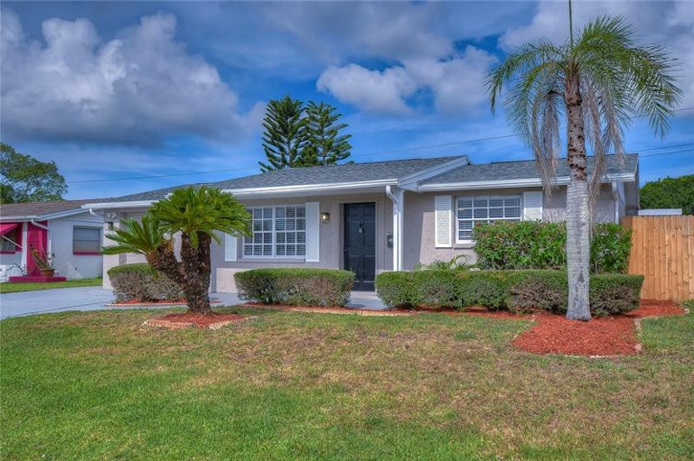 Photo 47 of 49 - 2105 Dartmouth Dr, Holiday, FL 34691