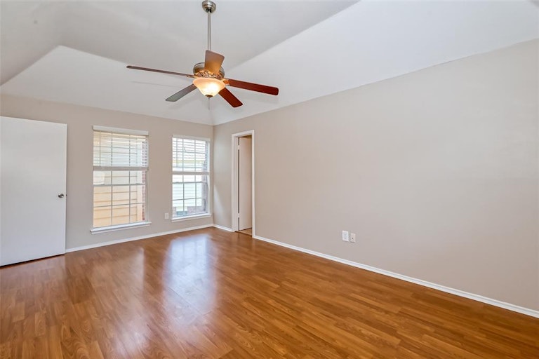 Photo 27 of 42 - 8706 Fondren Village Dr, Houston, TX 77071
