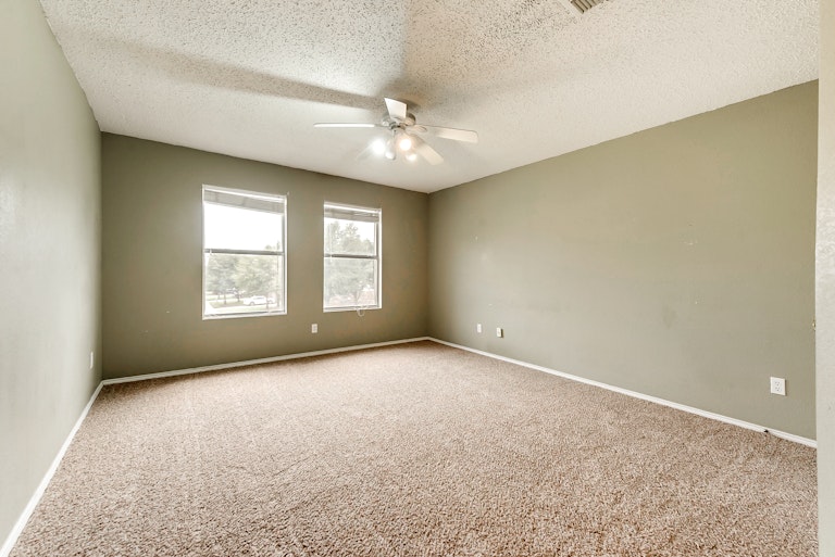 Photo 21 of 26 - 1105 Silent Star Ln, Denton, TX 76210