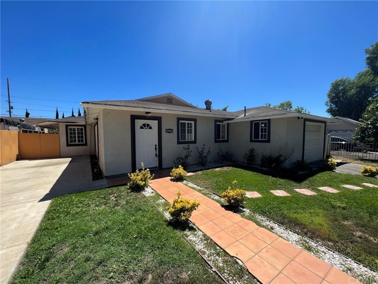 Photo 1 of 43 - 13944 Hartland St, Van Nuys, CA 91405