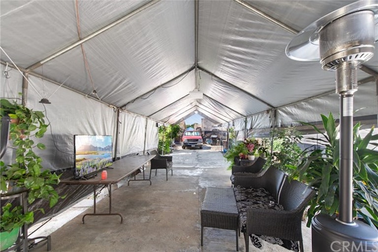 Photo 23 of 30 - 1123 E 80th St, Los Angeles, CA 90001