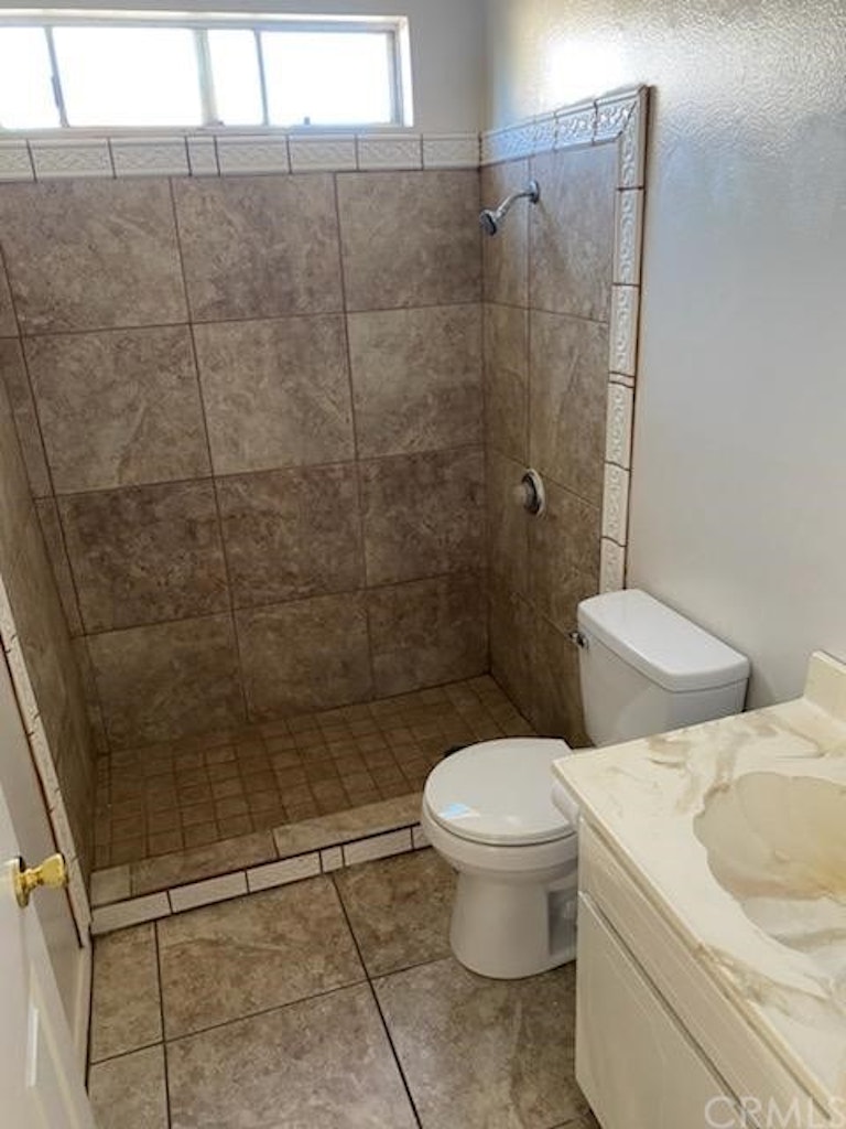 Photo 10 of 13 - 41592 Whittier Ave, Hemet, CA 92544