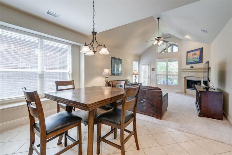 Photo 19 of 40 - 2701 Twinflower Dr, Fort Worth, TX 76244