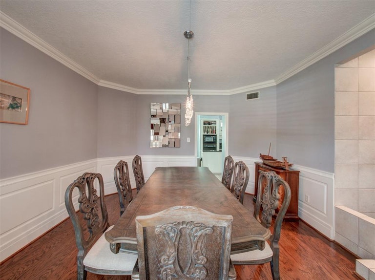 Photo 13 of 50 - 2518 Hodges Bend Cir, Sugar Land, TX 77479