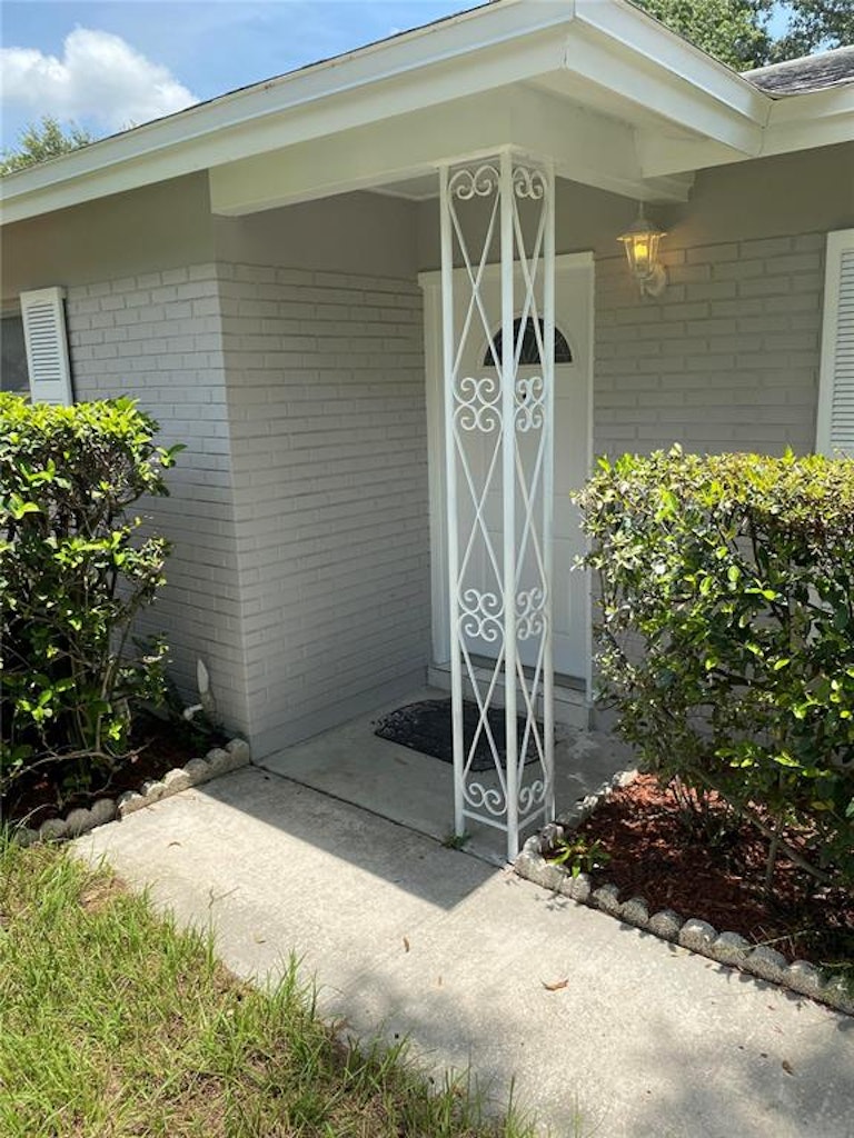 Photo 6 of 44 - 2007 W Jorome Dr, Tampa, FL 33612
