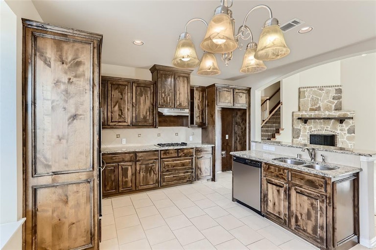 Photo 15 of 39 - 14197 Rising Star Blvd, Frisco, TX 75033