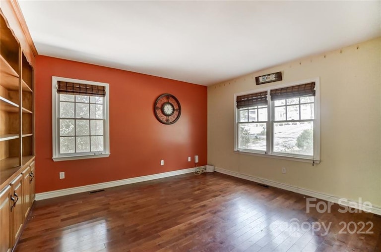 Photo 17 of 46 - 6538 Dougherty Dr, Charlotte, NC 28213