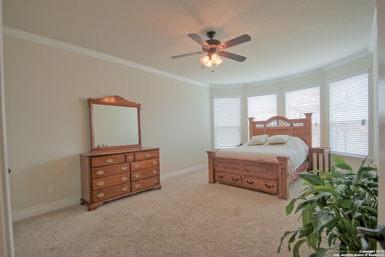 Photo 13 of 25 - 27403 Valle Blf, Boerne, TX 78015