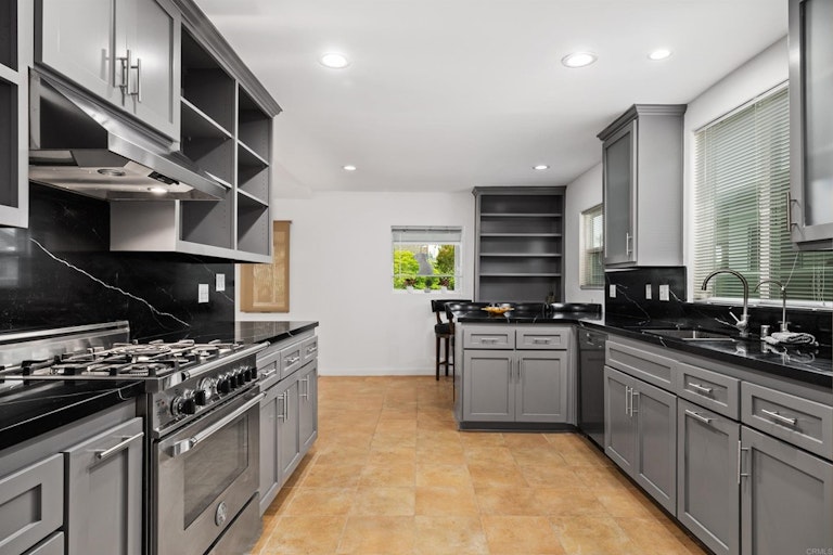 Photo 2 of 41 - 3136 Stanford Ave, Marina Del Rey, CA 90292