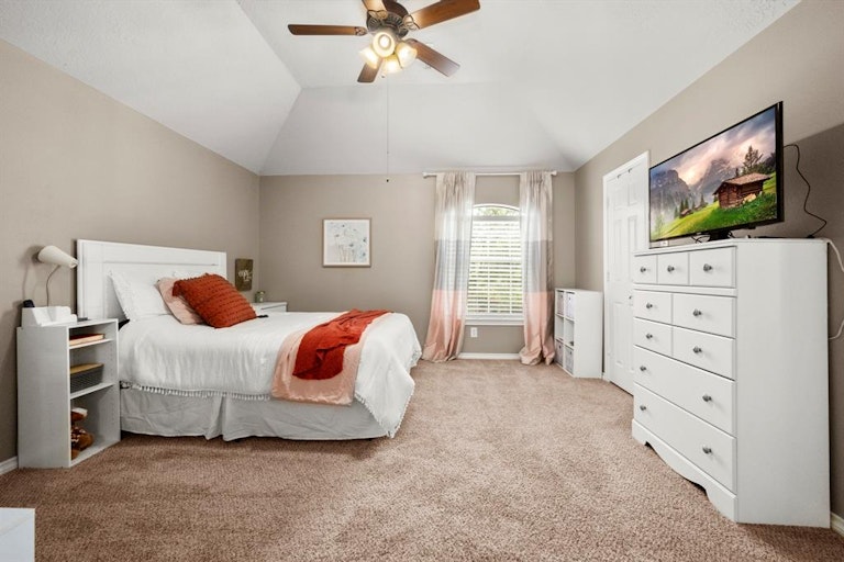 Photo 23 of 31 - 19119 Canyon Vista Ct, Tomball, TX 77377