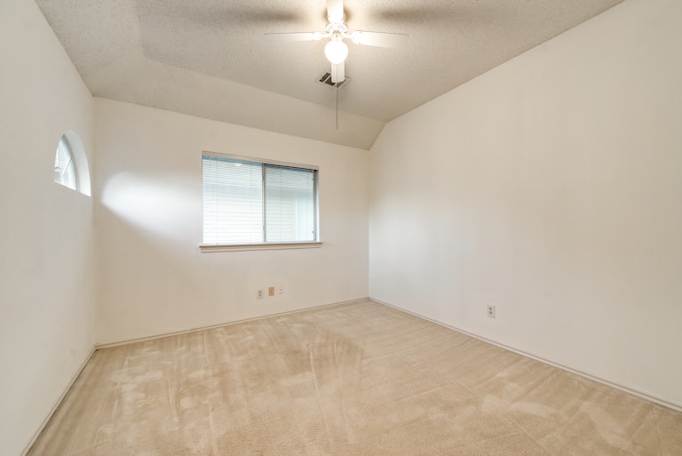 Photo 20 of 28 - 2216 Meadowstone Dr, Carrollton, TX 75006
