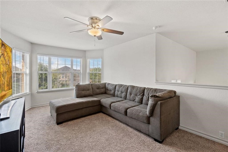 Photo 25 of 39 - 20801 Penny Royal Dr, Pflugerville, TX 78660