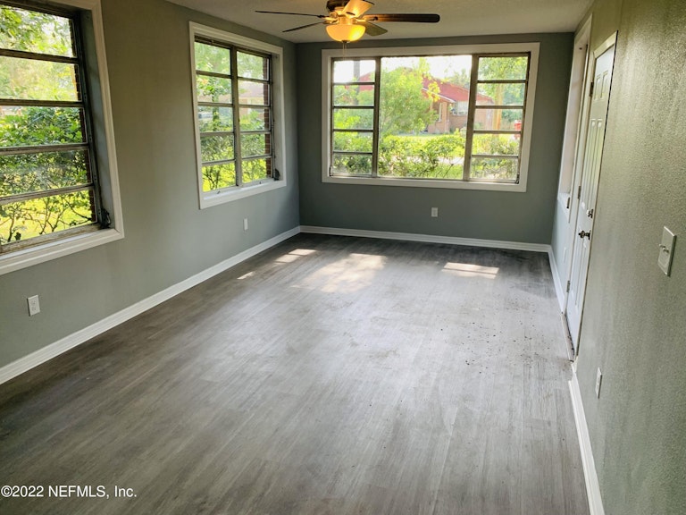 Photo 9 of 19 - 1354 Labelle St, Jacksonville, FL 32205