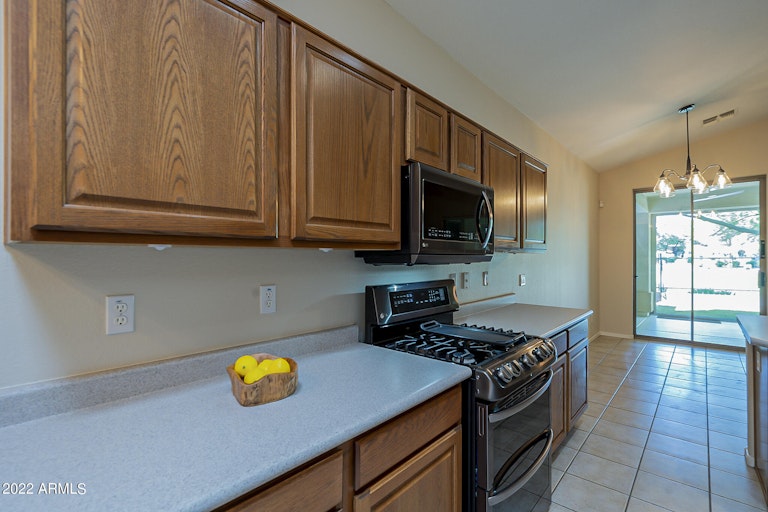 Photo 10 of 39 - 3251 E Maldonado Dr, Phoenix, AZ 85042