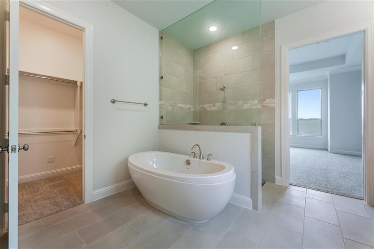 Photo 31 of 38 - 9442 Rockmount Dr, Dallas, TX 75243