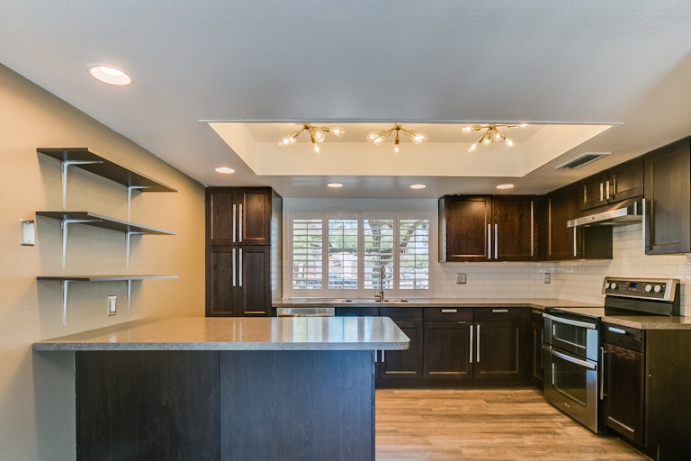 Photo 4 of 24 - 4415 W Gelding Dr, Glendale, AZ 85306