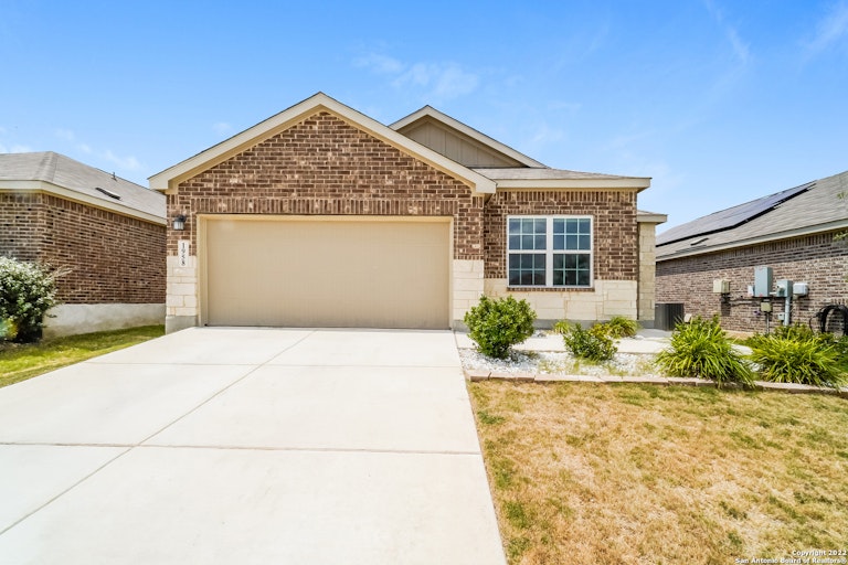 Photo 2 of 27 - 1958 Rising Sun, New Braunfels, TX 78130
