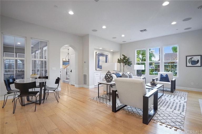 Photo 12 of 42 - 21247 Ronda Cir, Huntington Beach, CA 92648