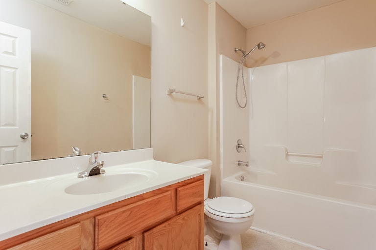 Photo 13 of 25 - 1810 Eagle Beach Ct, Raleigh, NC 27610