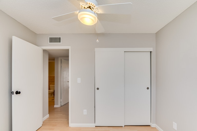 Photo 17 of 29 - 6104 W Nancy Rd, Glendale, AZ 85306