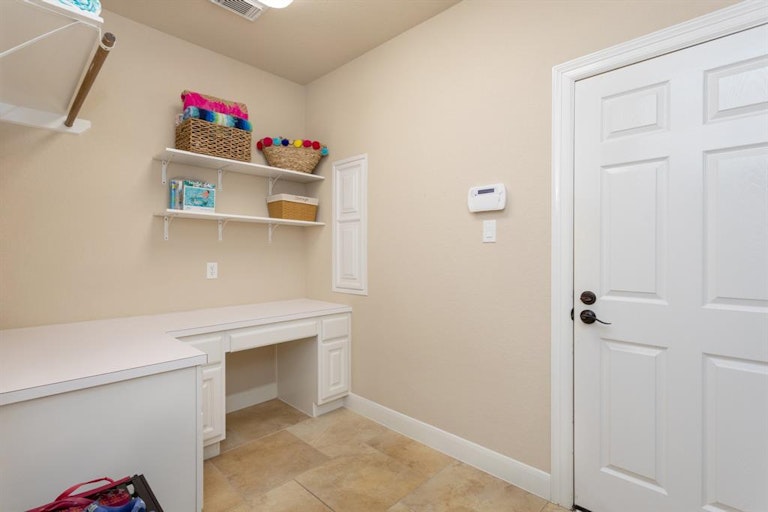 Photo 20 of 38 - 18610 N Colony Shore Dr, Cypress, TX 77433