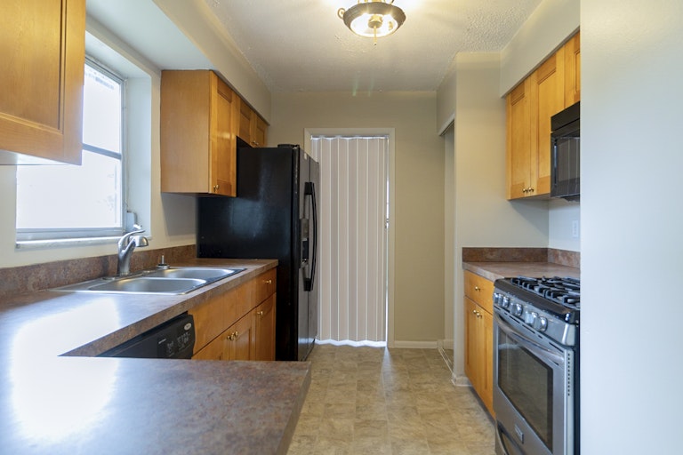 Photo 4 of 22 - 2821 Duncan St, Deltona, FL 32738