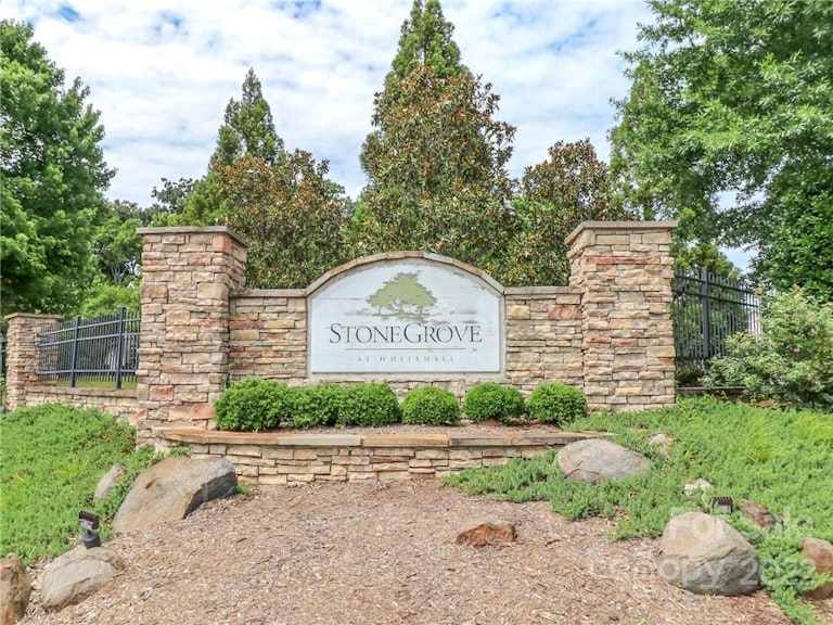 Photo 31 of 39 - 7620 Red Mulberry Way, Charlotte, NC 28273