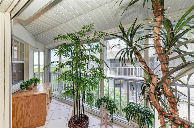Photo 18 of 56 - 1247 Edgewater Cir #1247, Bradenton, FL 34209