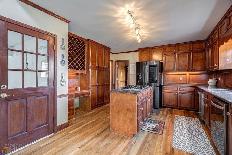 Photo 19 of 81 - 797 Oxford Ct SW, Lilburn, GA 30047