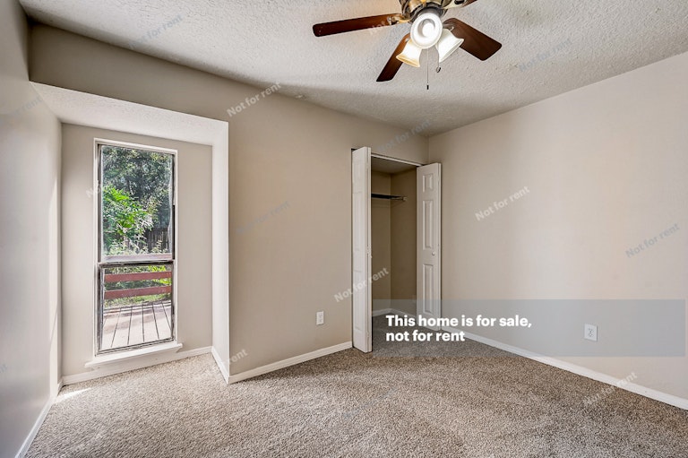 Photo 24 of 30 - 4251 Queensway Dr, Jacksonville, FL 32257