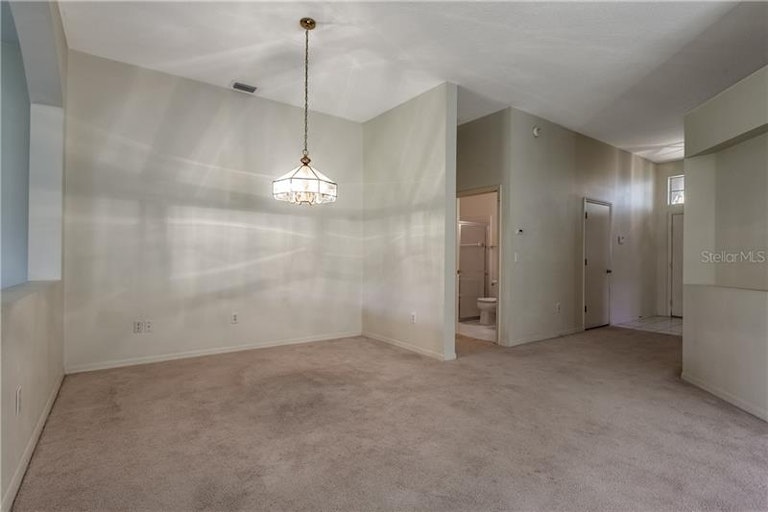 Photo 3 of 21 - 9919 Stockbridge Dr, Tampa, FL 33626