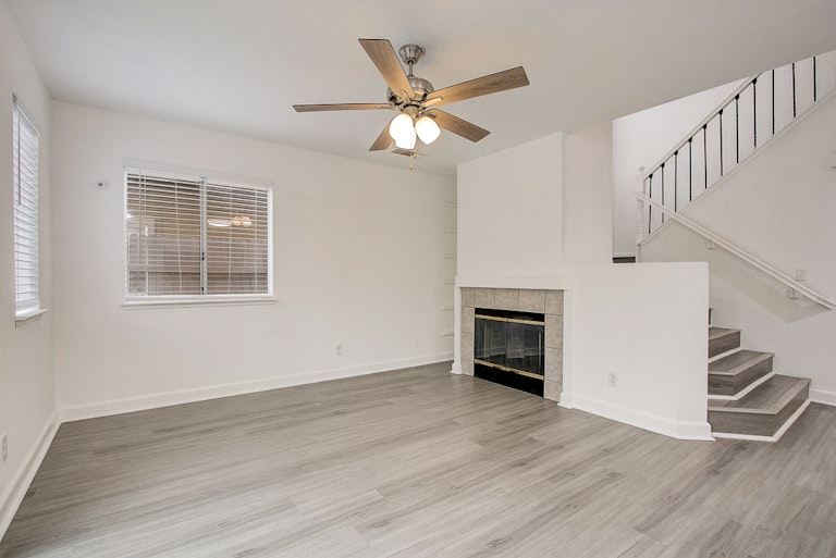 Photo 18 of 35 - 4052 Tawny Meadow Way, Antelope, CA 95843