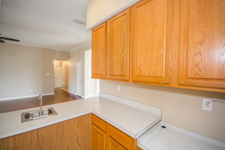 Photo 8 of 30 - 2906 Spartacus Dr, Grand Prairie, TX 75052