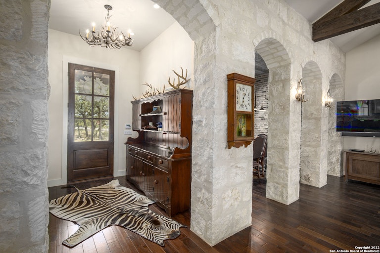 Photo 15 of 42 - 4544 Natures Way, New Braunfels, TX 78132