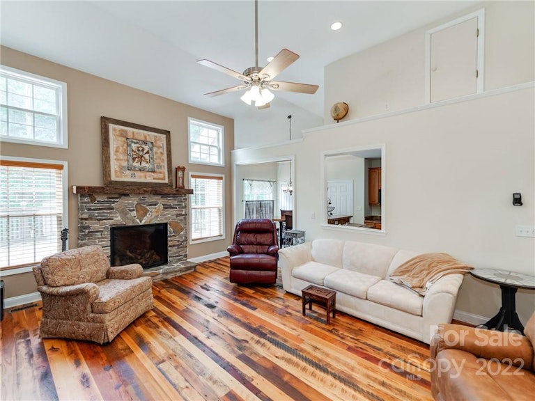 Photo 9 of 30 - 1801 Charles Raper Jonas Hwy, Mount Holly, NC 28120
